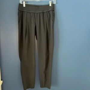 Athleta silky "Brooklyn" ankle pants, 4 pockets, sz 4, deep gray